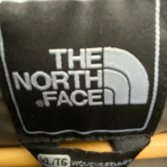 The North Face 550 Quilted Vest - Picture 6 of 6